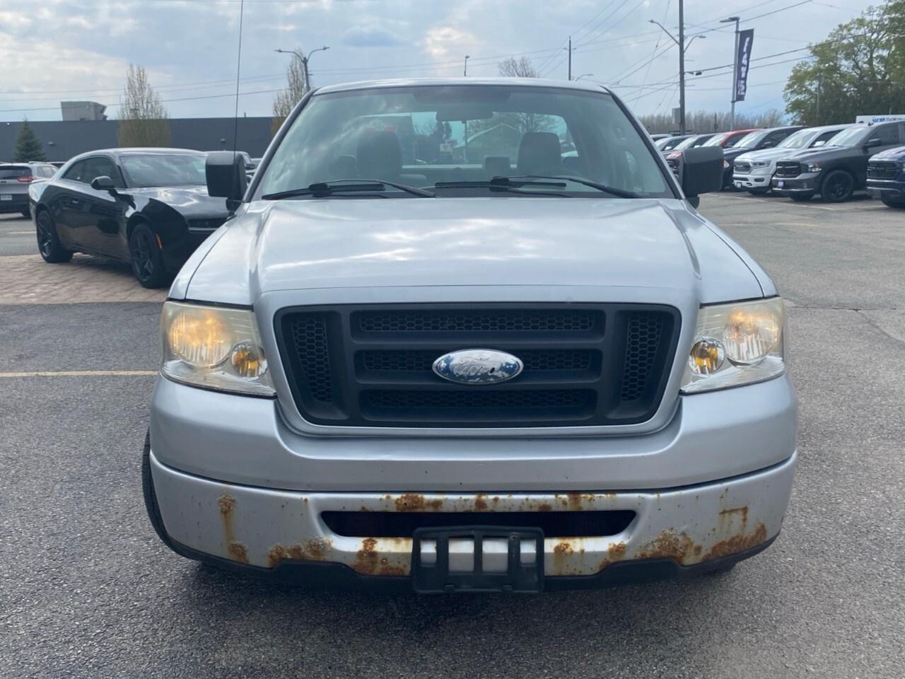2006 Ford F-150 2WD Regular Cab Styleside 6-1/2 Ft Box XL Photo