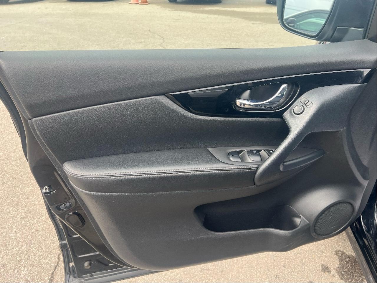 2023 Nissan Qashqai AWD SV *SUNROOF *SAFETY SHIELD *HEATED WHEEL Photo
