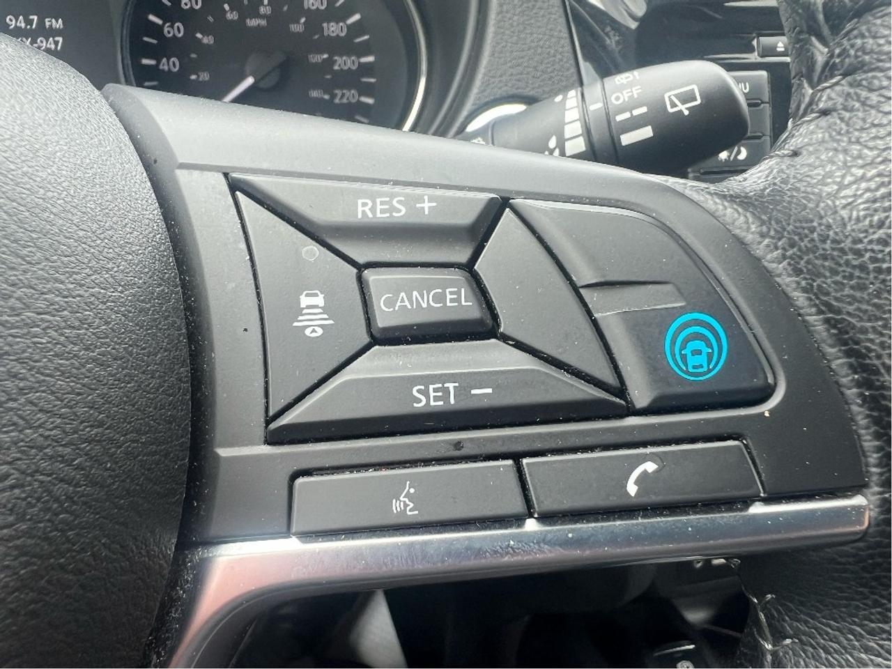 2023 Nissan Qashqai AWD SV *SUNROOF *SAFETY SHIELD *HEATED WHEEL Photo