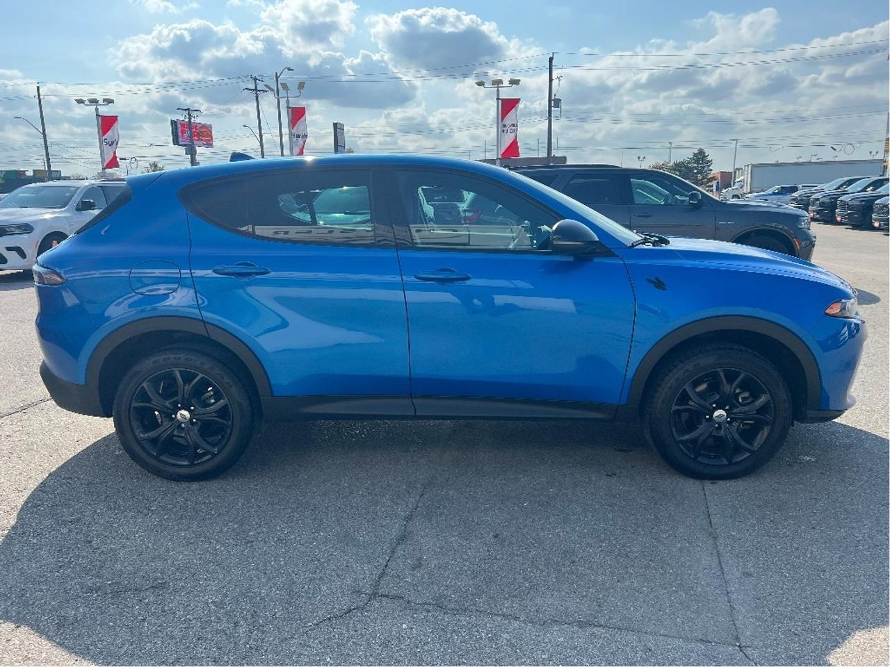 2023 Dodge Hornet GT BLACKTOP AWD *CLEAN CARFAX *ULTRA LOW KMS Photo