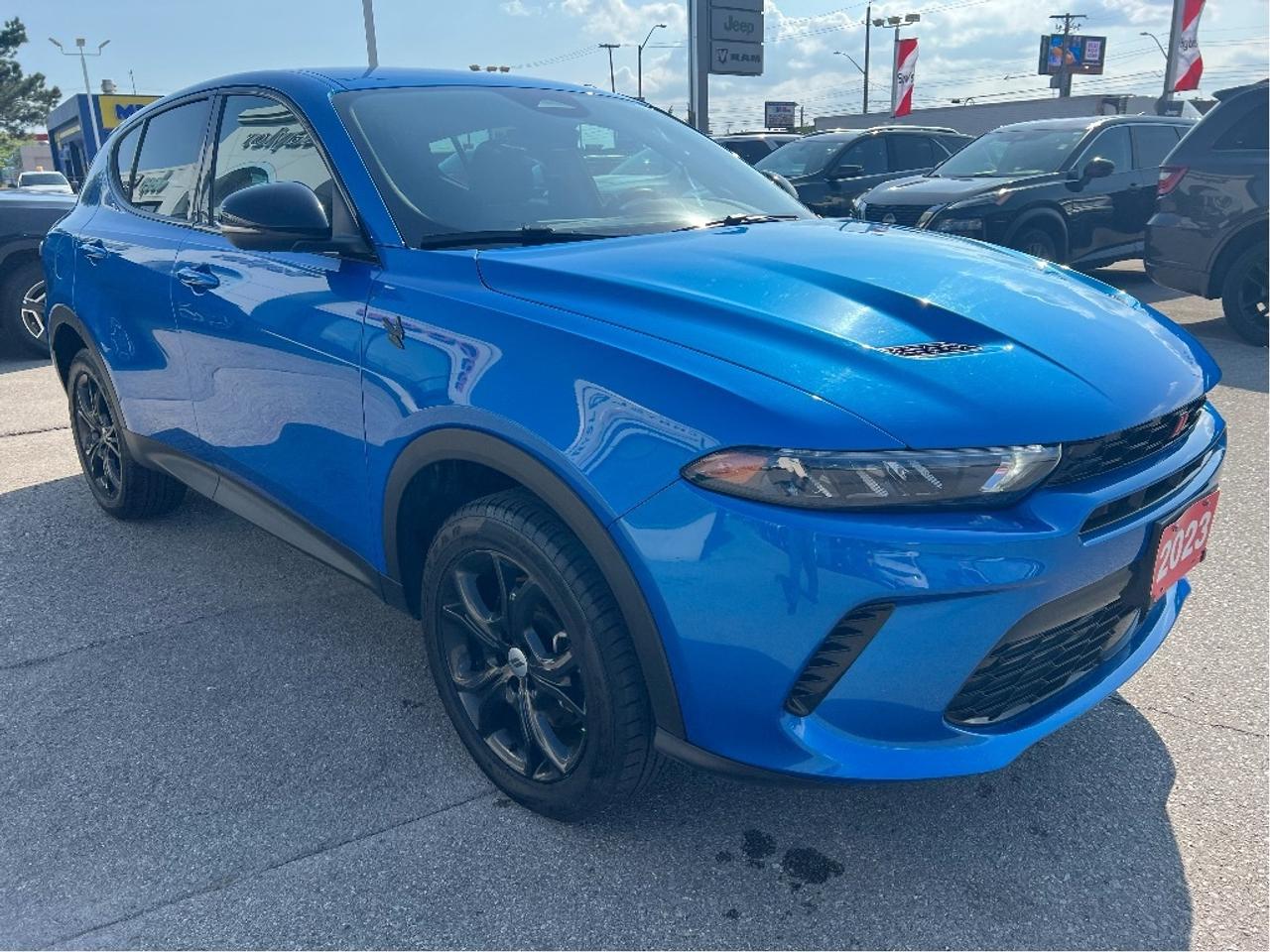 2023 Dodge Hornet GT BLACKTOP AWD *CLEAN CARFAX *ULTRA LOW KMS Photo