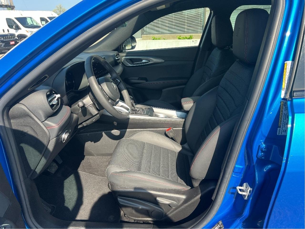2023 Dodge Hornet GT BLACKTOP AWD *CLEAN CARFAX *ULTRA LOW KMS Photo