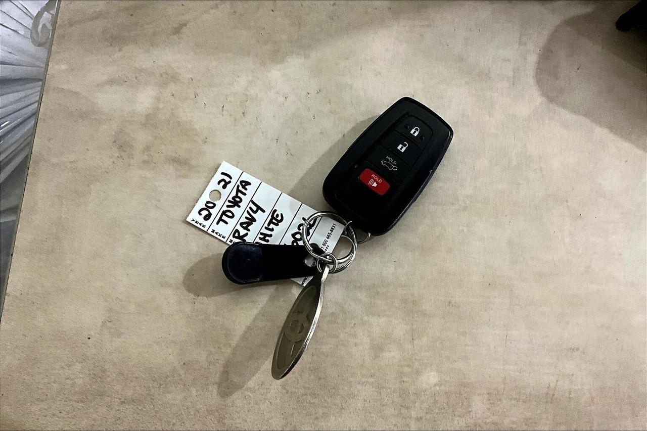 2021 Toyota RAV4 Hybrid XLE AWD Photo