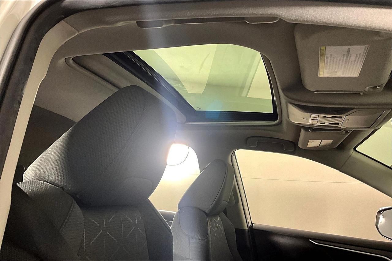 2021 Toyota RAV4 Hybrid XLE AWD Photo