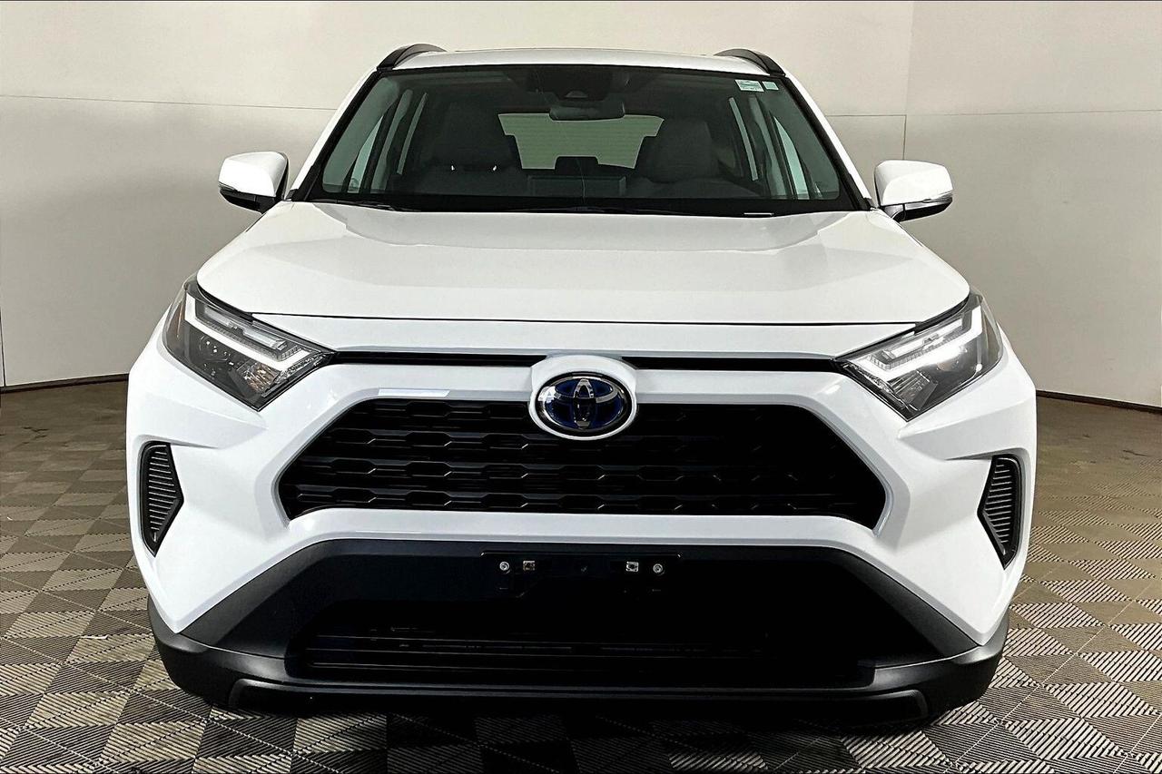 2024 Toyota RAV4 Hybrid XLE AWD Photo2