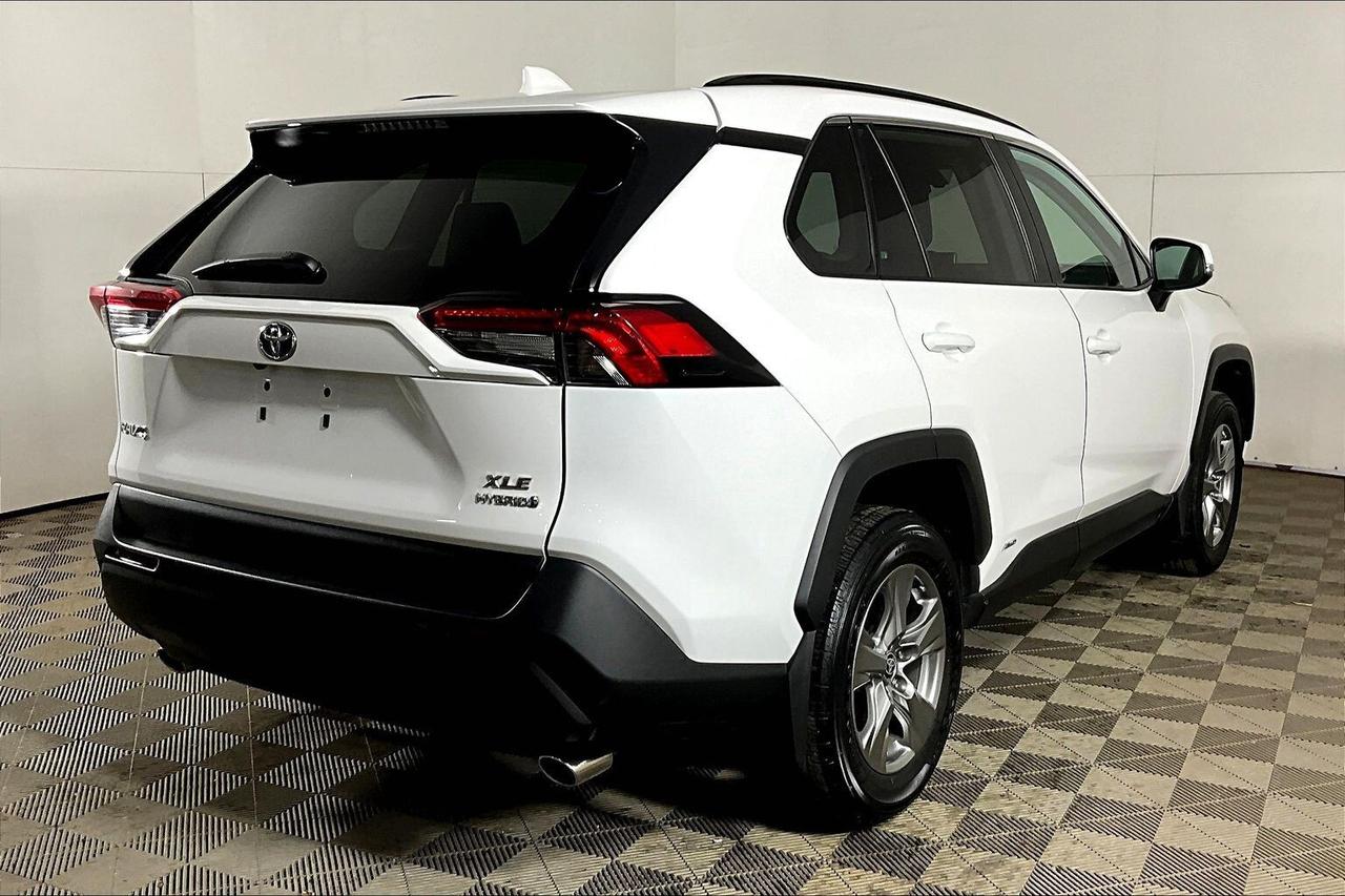 2024 Toyota RAV4 Hybrid XLE AWD Photo