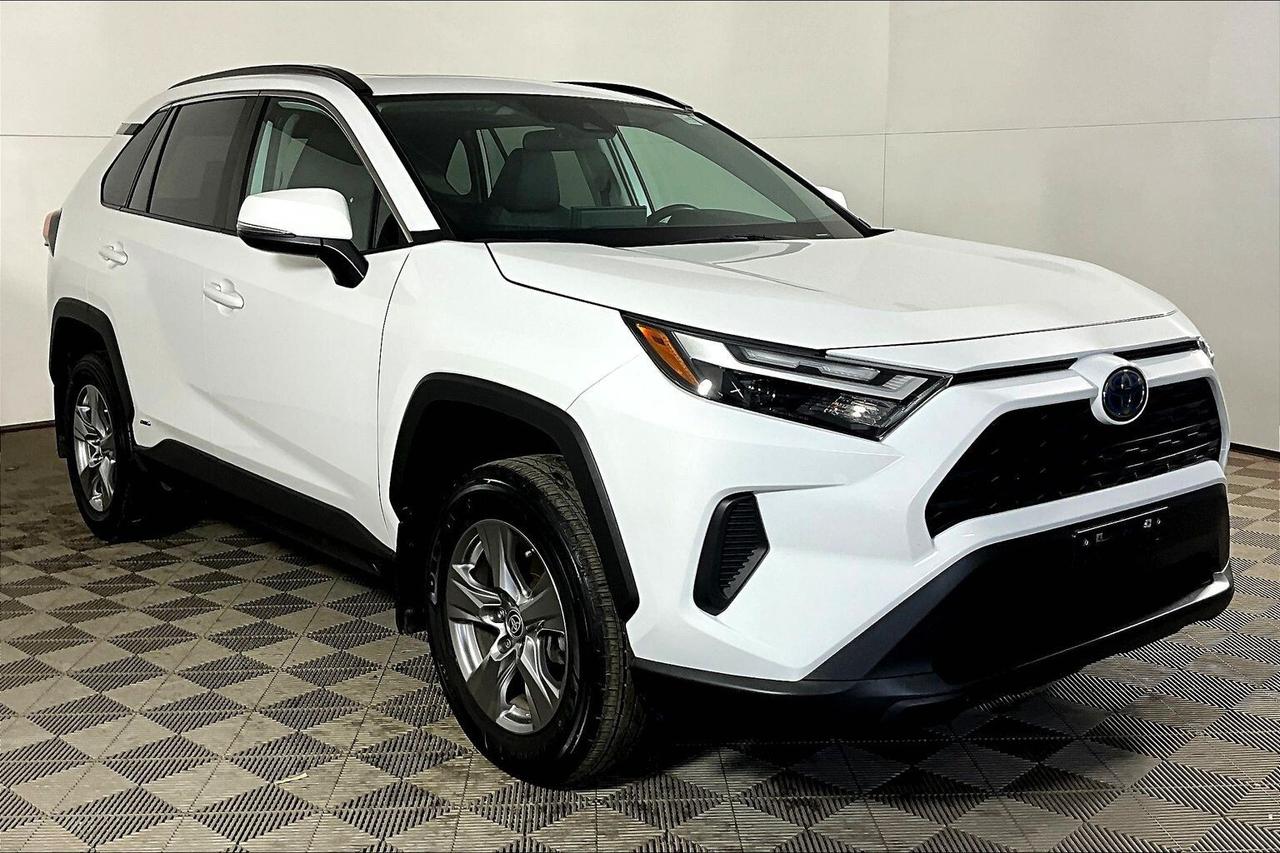 2024 Toyota RAV4 Hybrid XLE AWD Photo