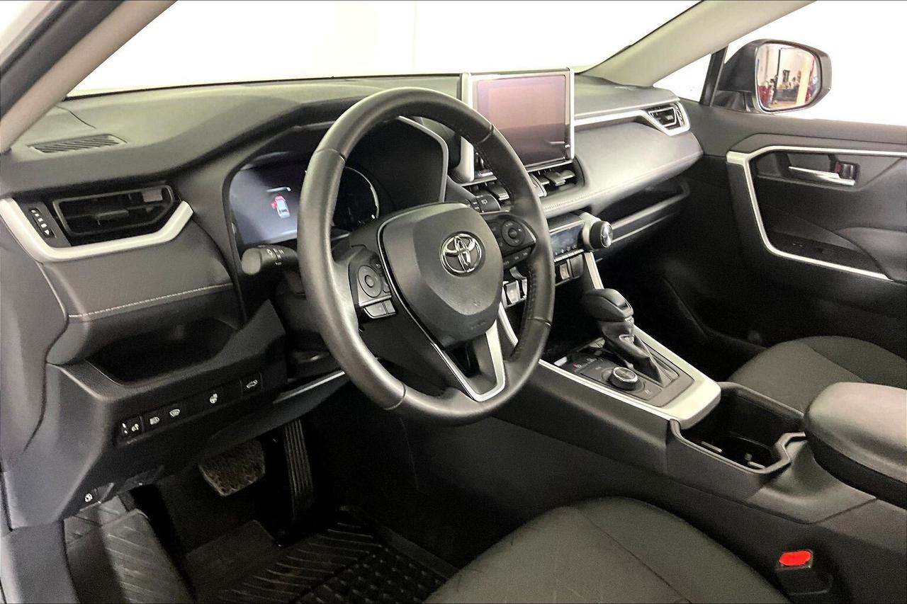 2024 Toyota RAV4 Hybrid XLE AWD Photo