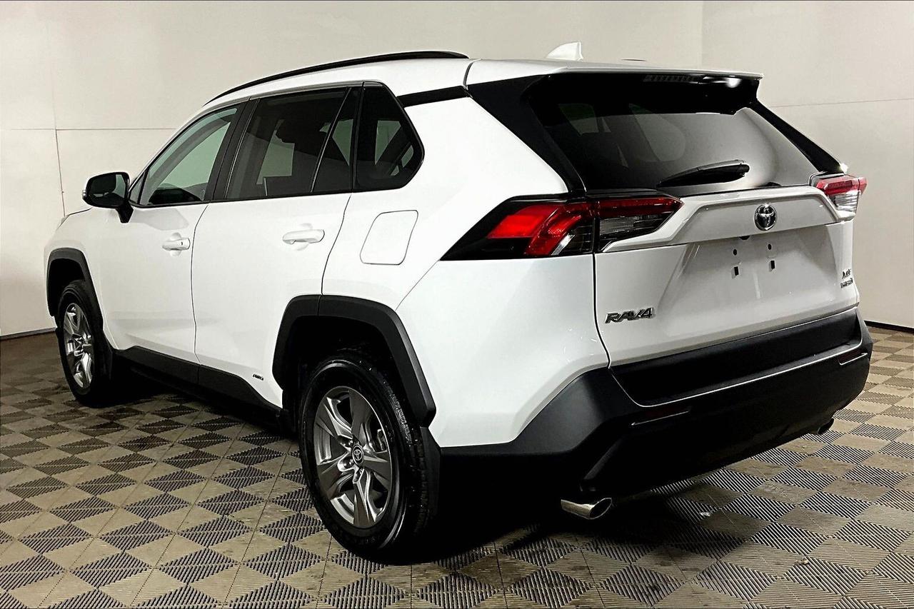 2024 Toyota RAV4 Hybrid XLE AWD Photo