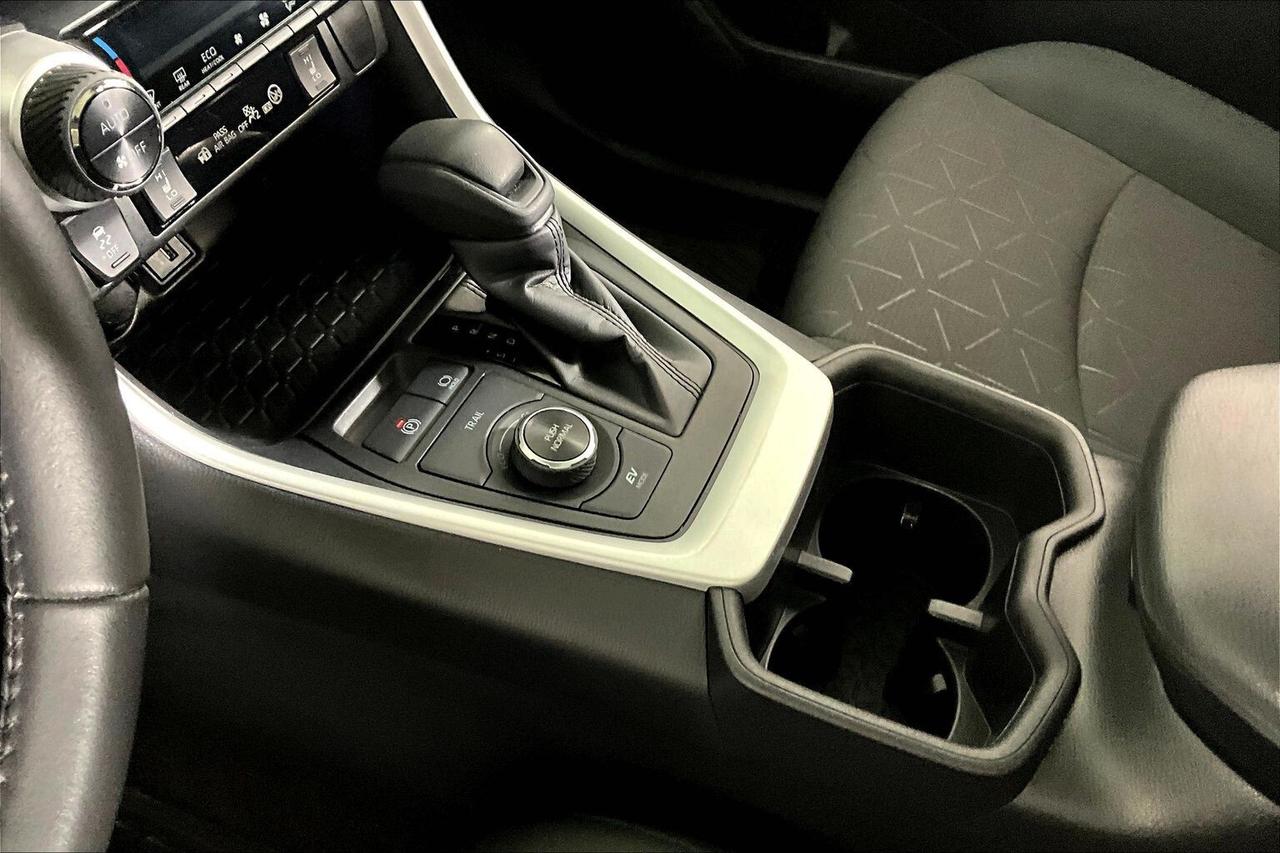 2024 Toyota RAV4 Hybrid XLE AWD Photo