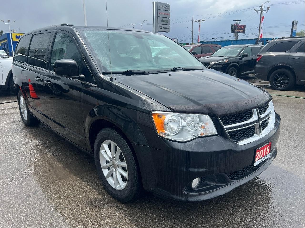 2019 Dodge Grand Caravan SXT Premium Plus *DVD *STOW-N-GO *POWER SEAT Photo3