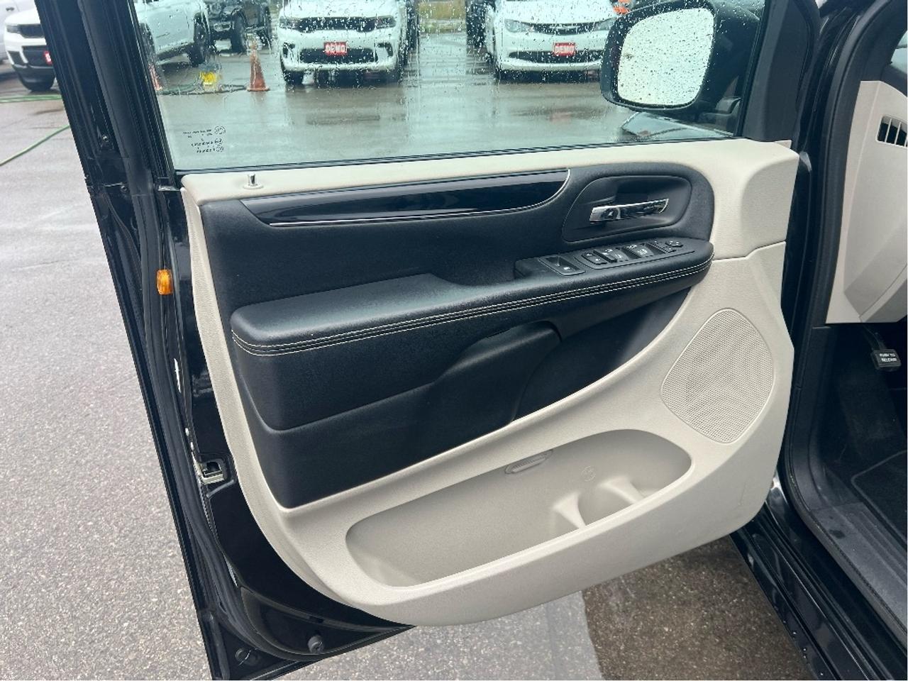 2019 Dodge Grand Caravan SXT Premium Plus *DVD *STOW-N-GO *POWER SEAT Photo