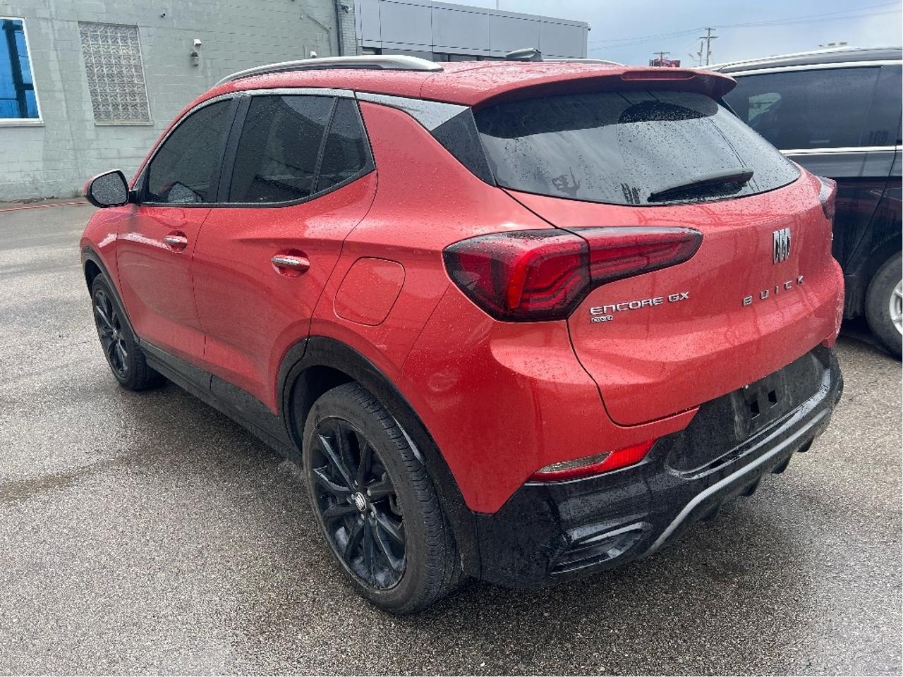 2024 Buick Encore GX AWD ST *LTHR *SUN *PWR SEAT *LOW KMS *CLEAN CARFAX Photo