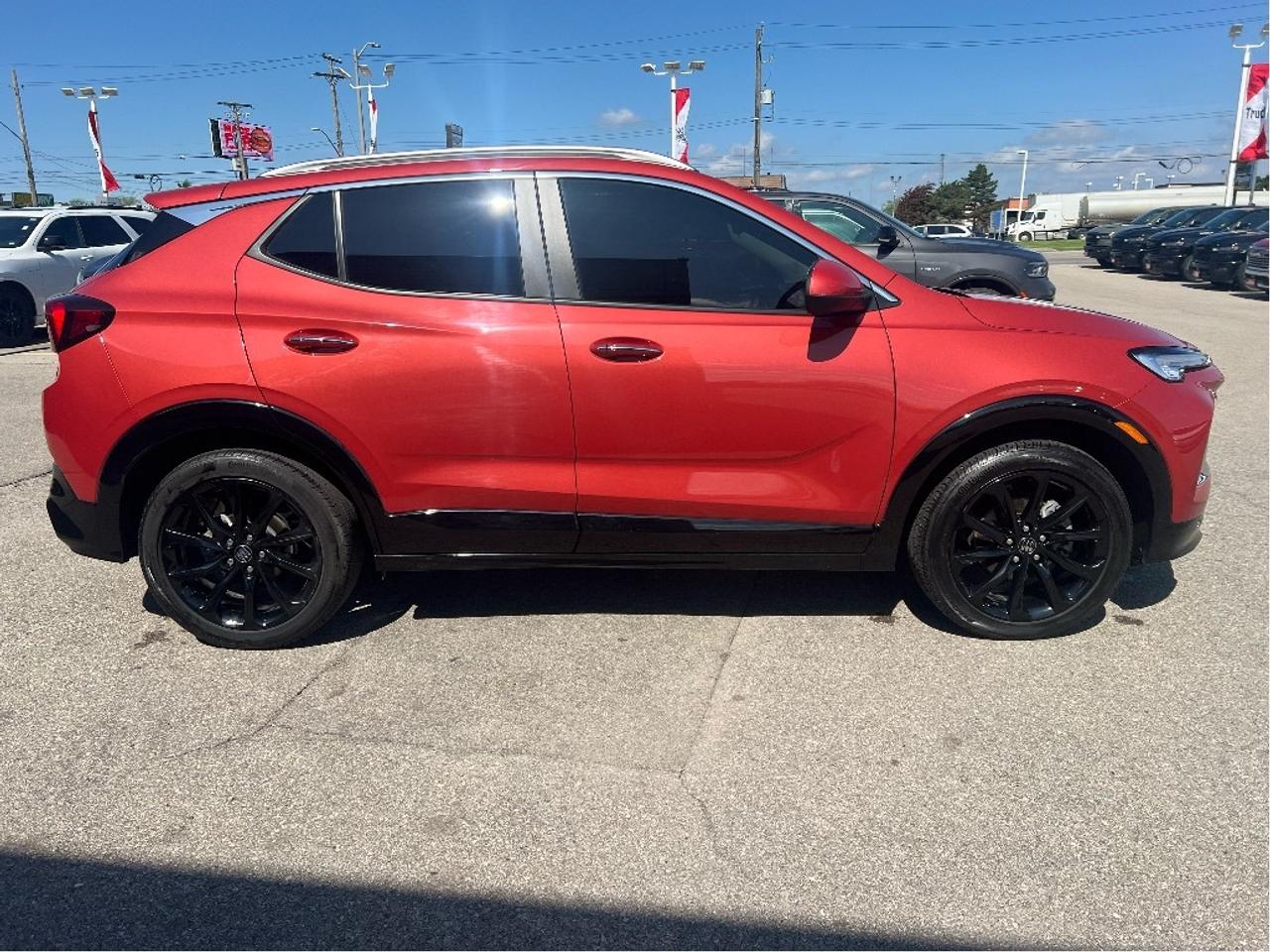 2024 Buick Encore GX AWD ST *LTHR *SUN *PWR SEAT *LOW KMS *CLEAN CARFAX Photo