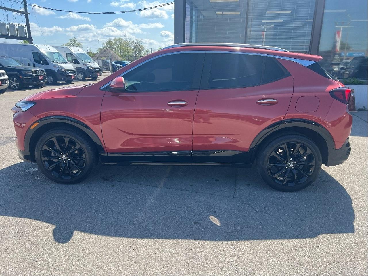 2024 Buick Encore GX AWD ST *LTHR *SUN *PWR SEAT *LOW KMS *CLEAN CARFAX Photo