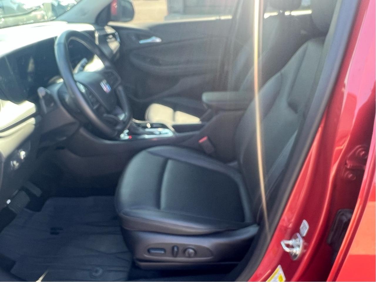 2024 Buick Encore GX AWD ST *LTHR *SUN *PWR SEAT *LOW KMS *CLEAN CARFAX Photo