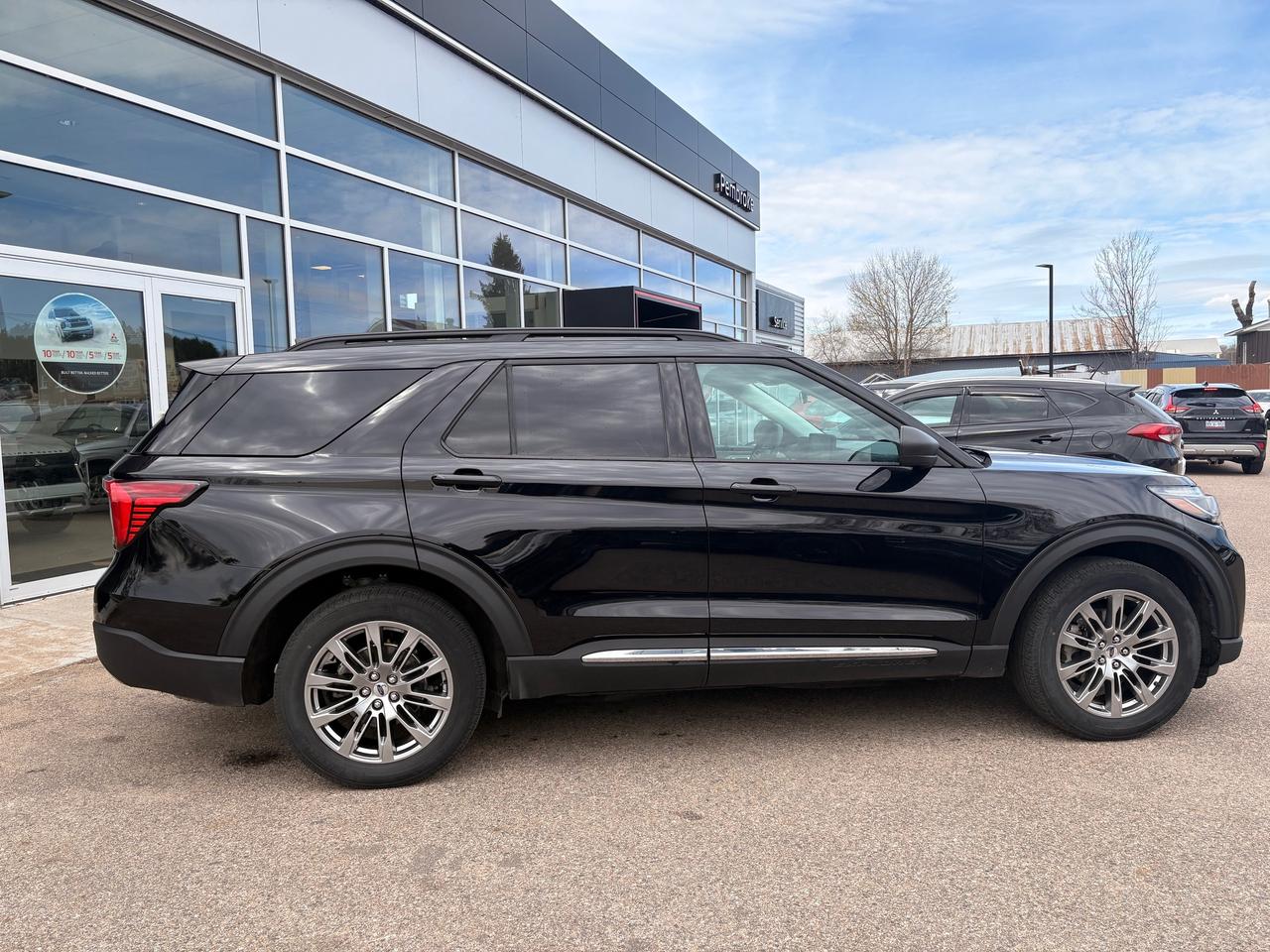 2025 Ford Explorer Active 4dr 4x4 Photo
