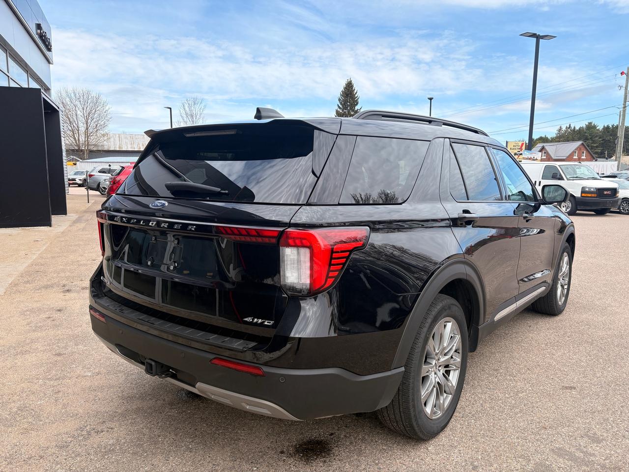 2025 Ford Explorer Active 4dr 4x4 Photo