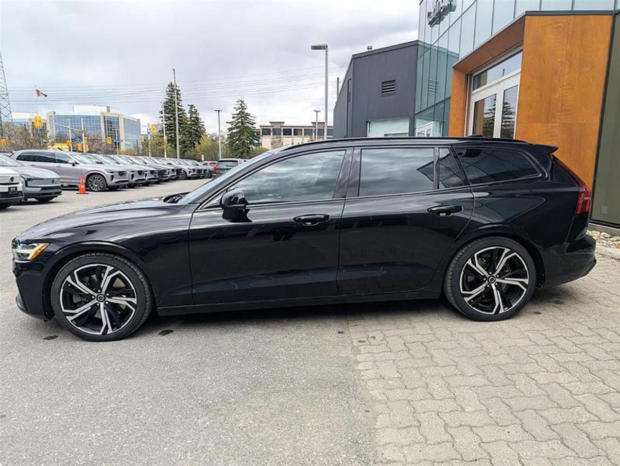 2023 Volvo V60 B6 Ultimate   Wagon   Nappa   AWD   Clean Photo4