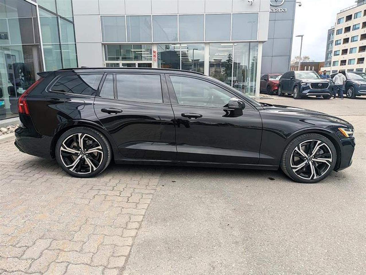 2023 Volvo V60 B6 Ultimate   Wagon   Nappa   AWD   Clean Photo