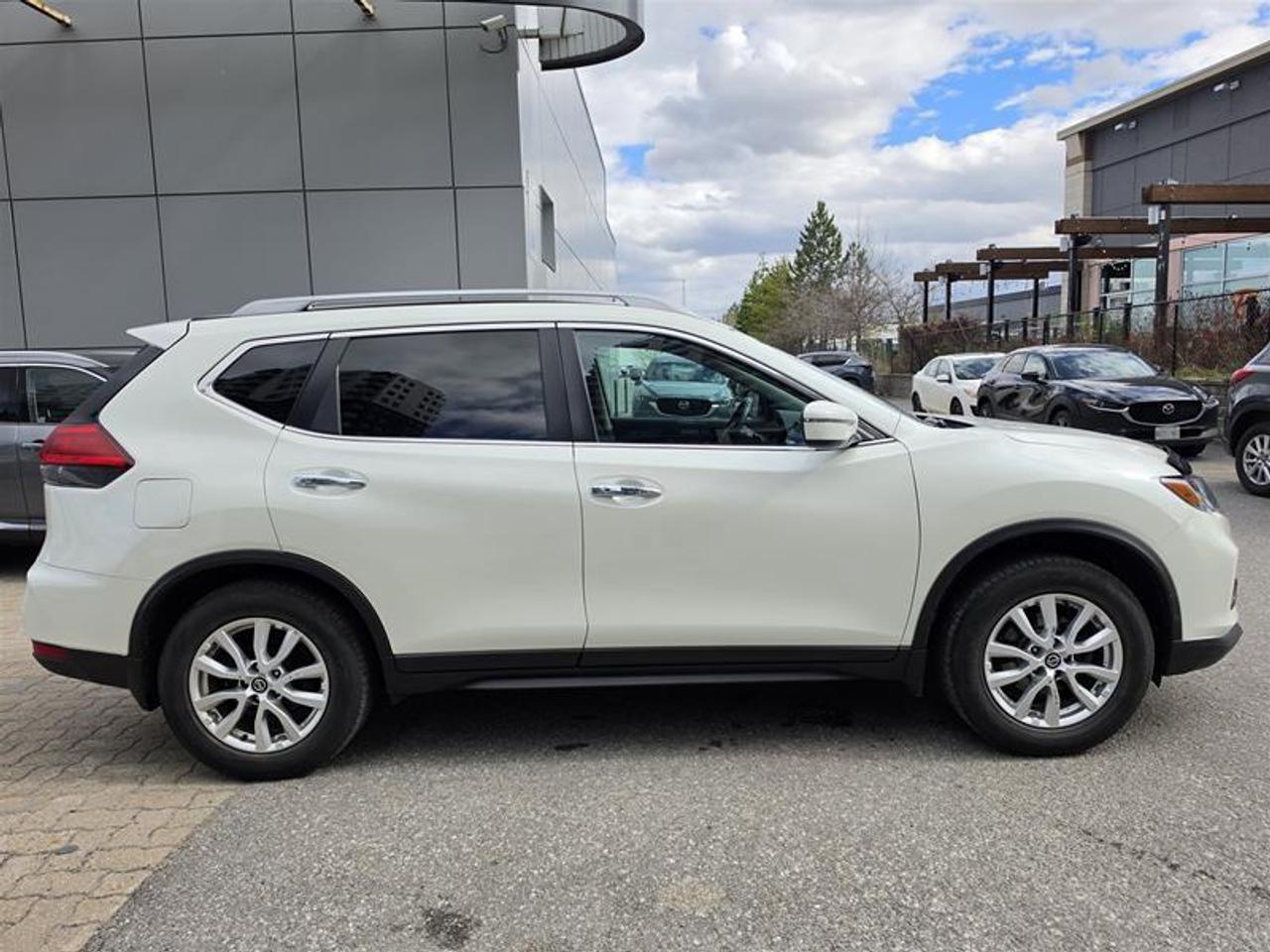 2017 Nissan Rogue  Photo