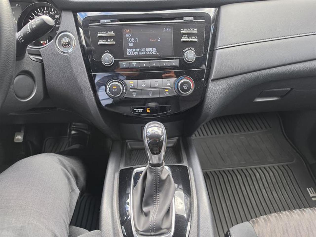 2017 Nissan Rogue  Photo