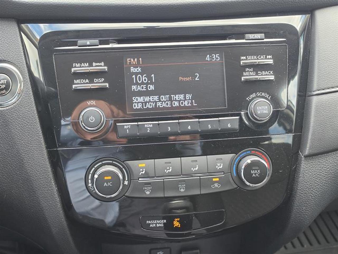 2017 Nissan Rogue  Photo