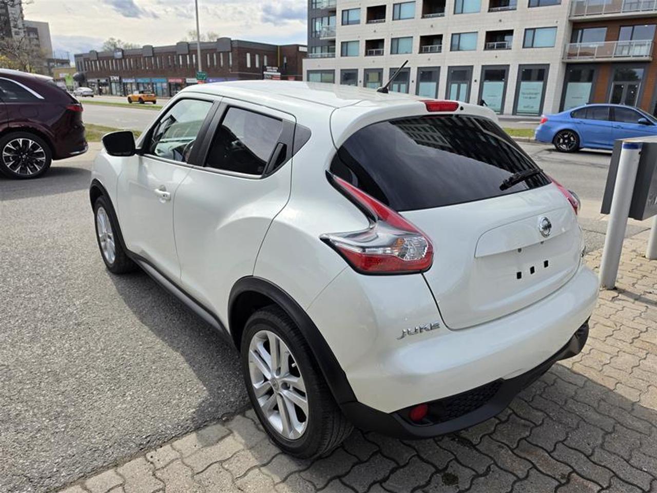 2017 Nissan Juke 5dr Wgn CVT SV AWD Photo3