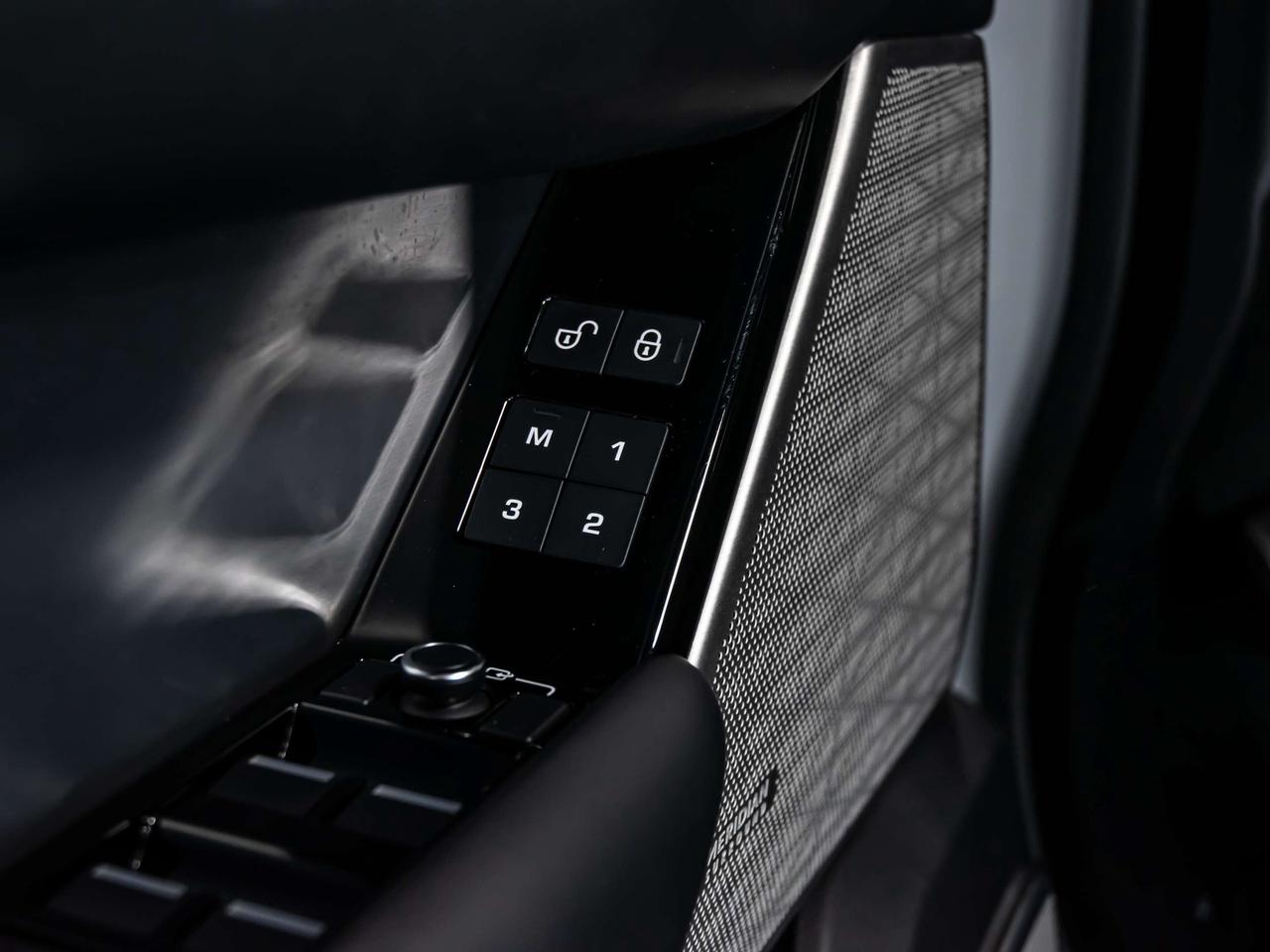 2018 Land Rover Range Rover Velar P380 R-DYNAMIC HSE COLLISION AVOIDANCE BLIND SPOTS Photo