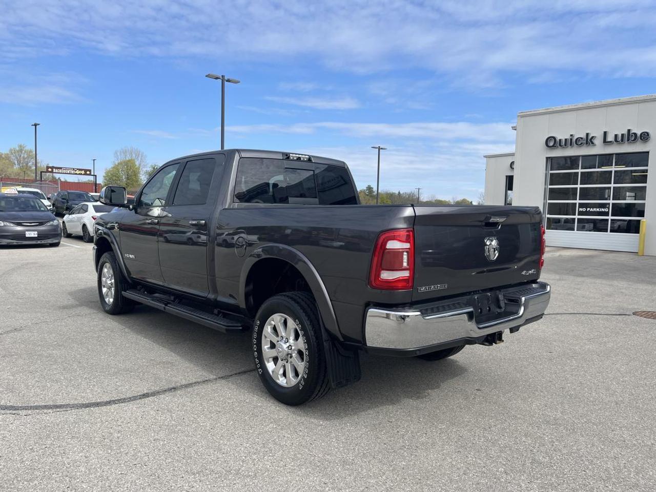 2019 RAM 3500 Laramie 4x4 Crew Cab 6'4 Box Photo3