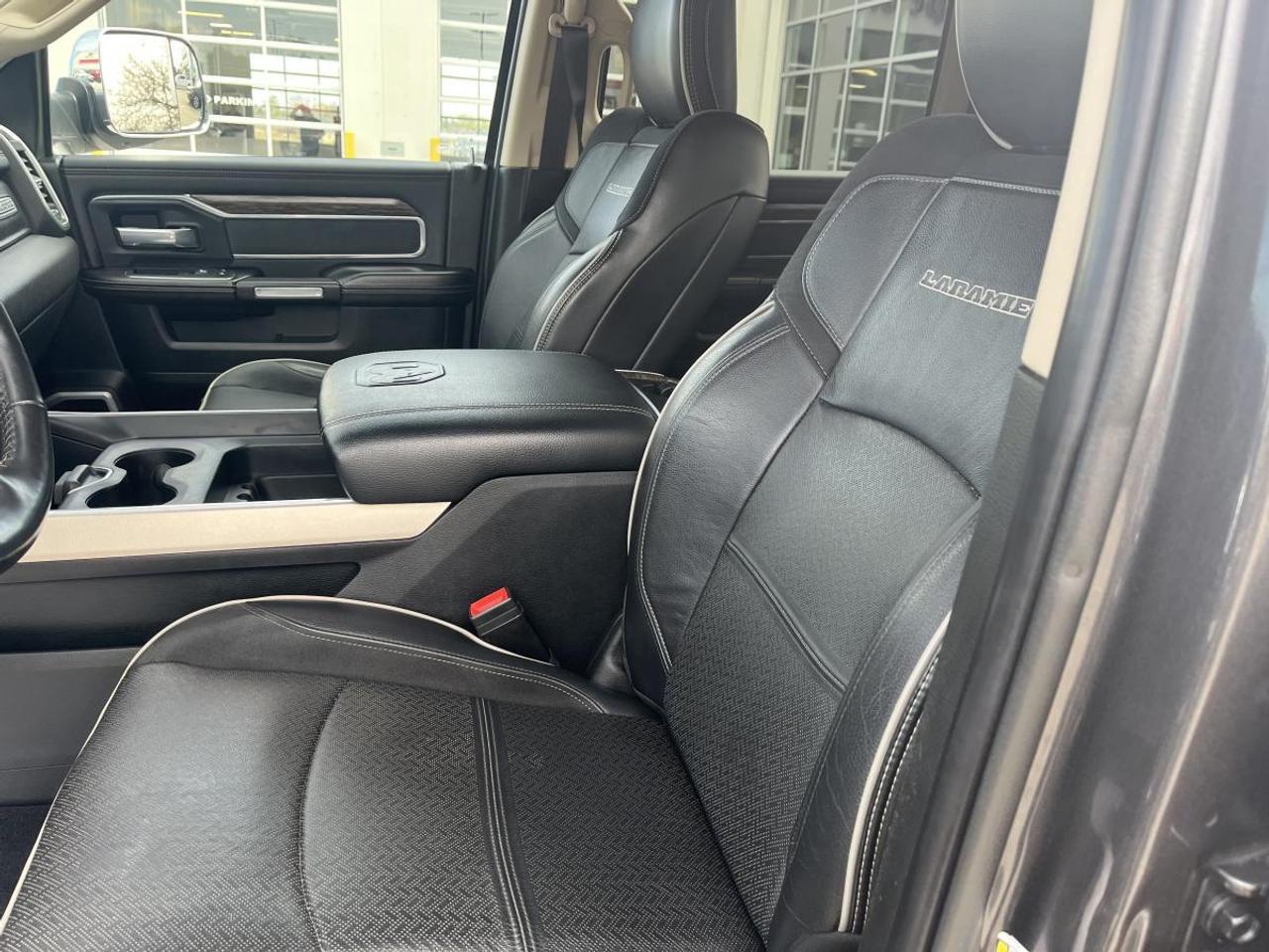 2019 RAM 3500 Laramie 4x4 Crew Cab 6'4 Box Photo