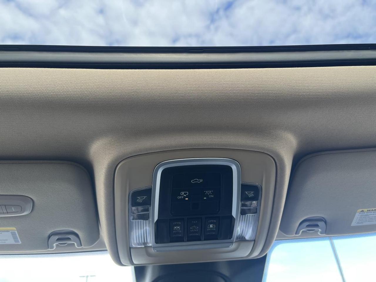 2019 RAM 3500 Laramie 4x4 Crew Cab 6'4 Box Photo