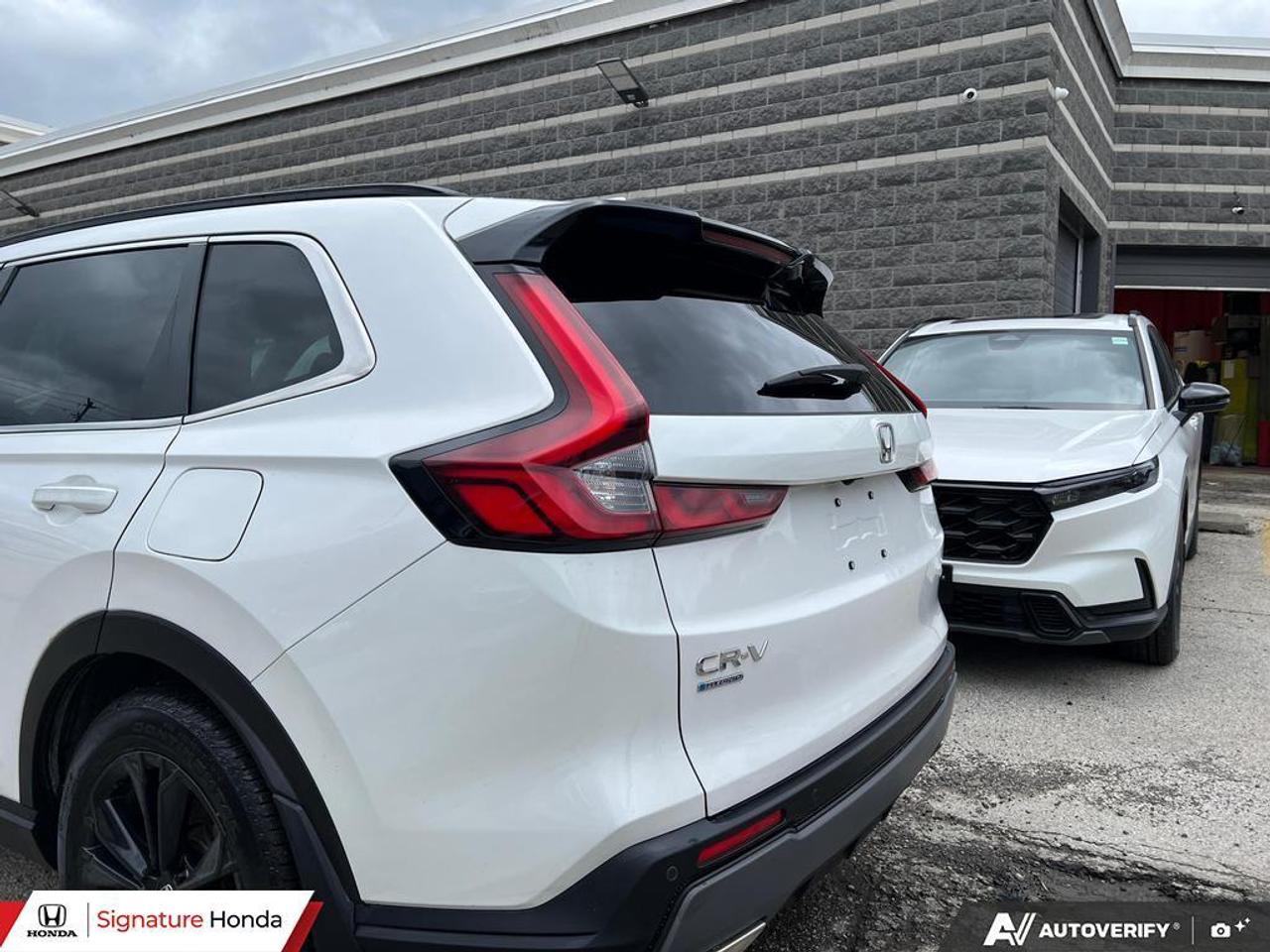 2025 Honda CR-V Hybrid Touring Photo