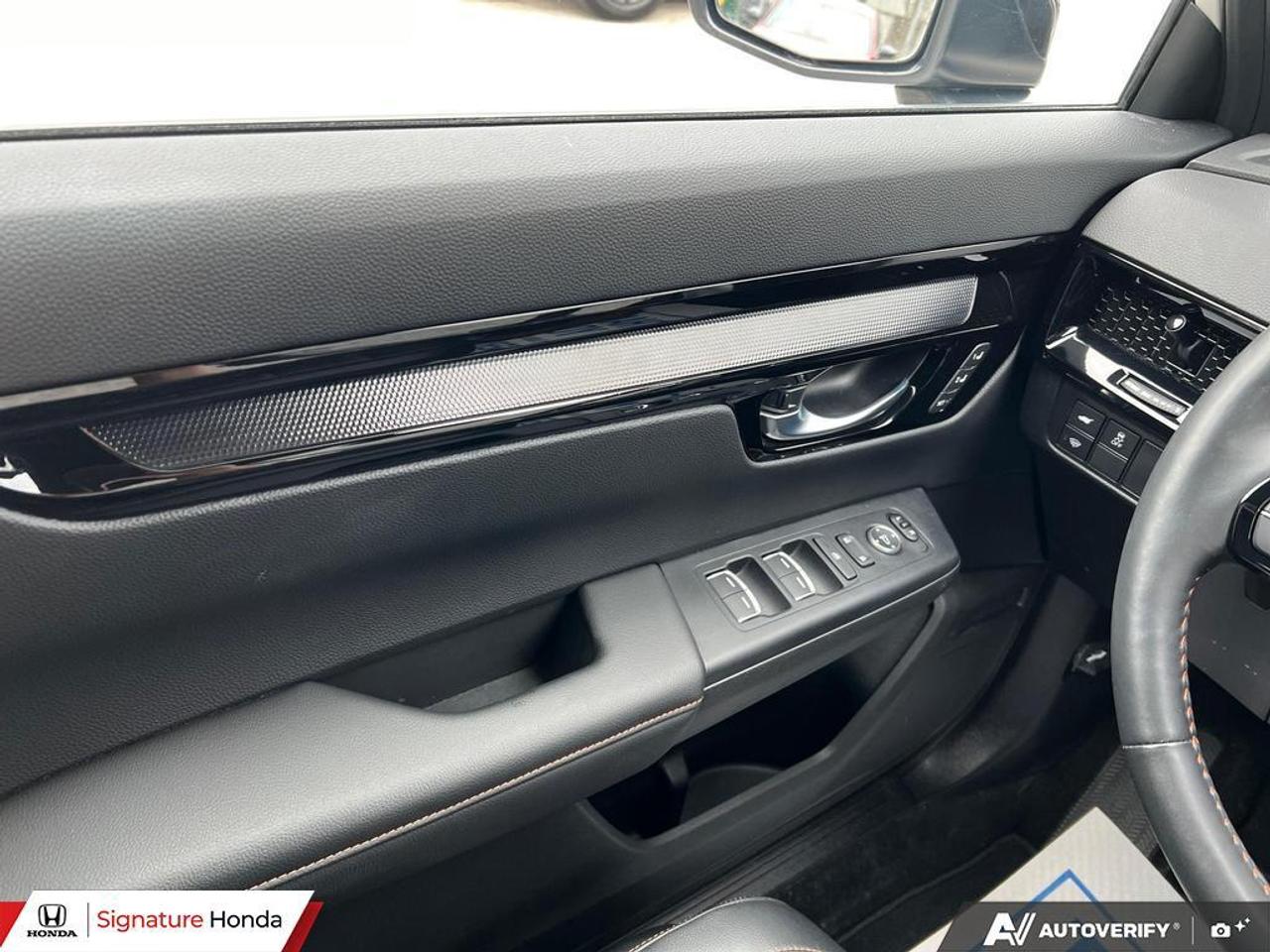 2025 Honda CR-V Hybrid Touring Photo