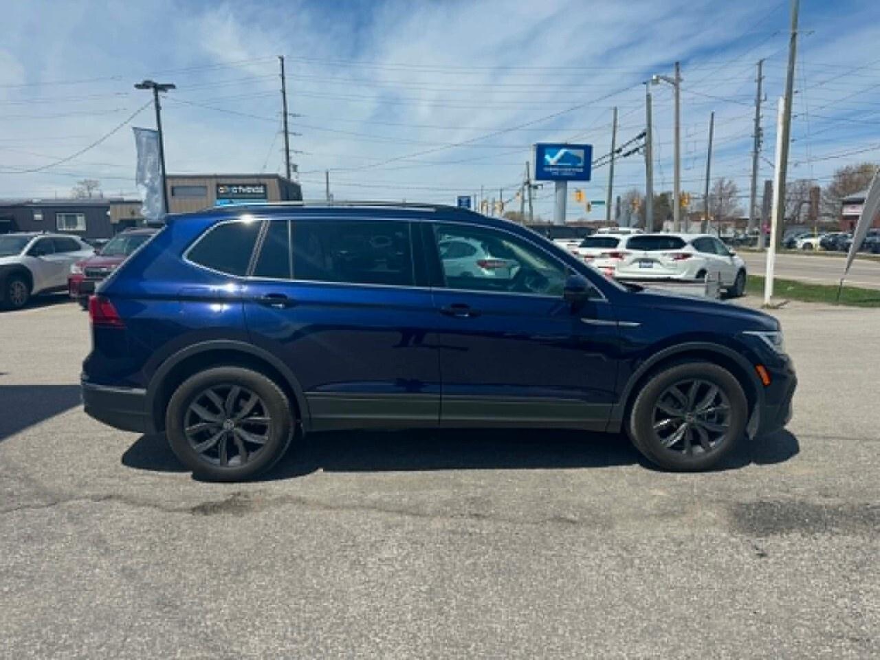2023 Volkswagen Tiguan COMFORTLINE   LOW KMS   CLEAN CARFAX   7 SEATS   H Photo4
