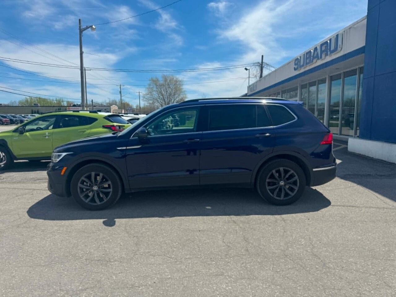 2023 Volkswagen Tiguan COMFORTLINE   LOW KMS   CLEAN CARFAX   7 SEATS   H Photo2
