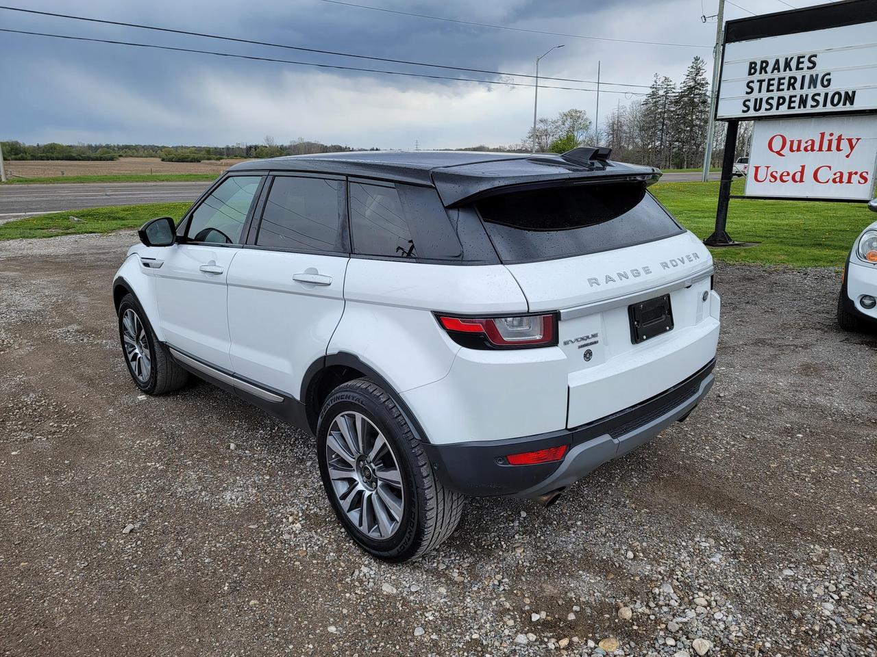 2017 Land Rover Range Rover Evoque 5dr HB HSE Photo