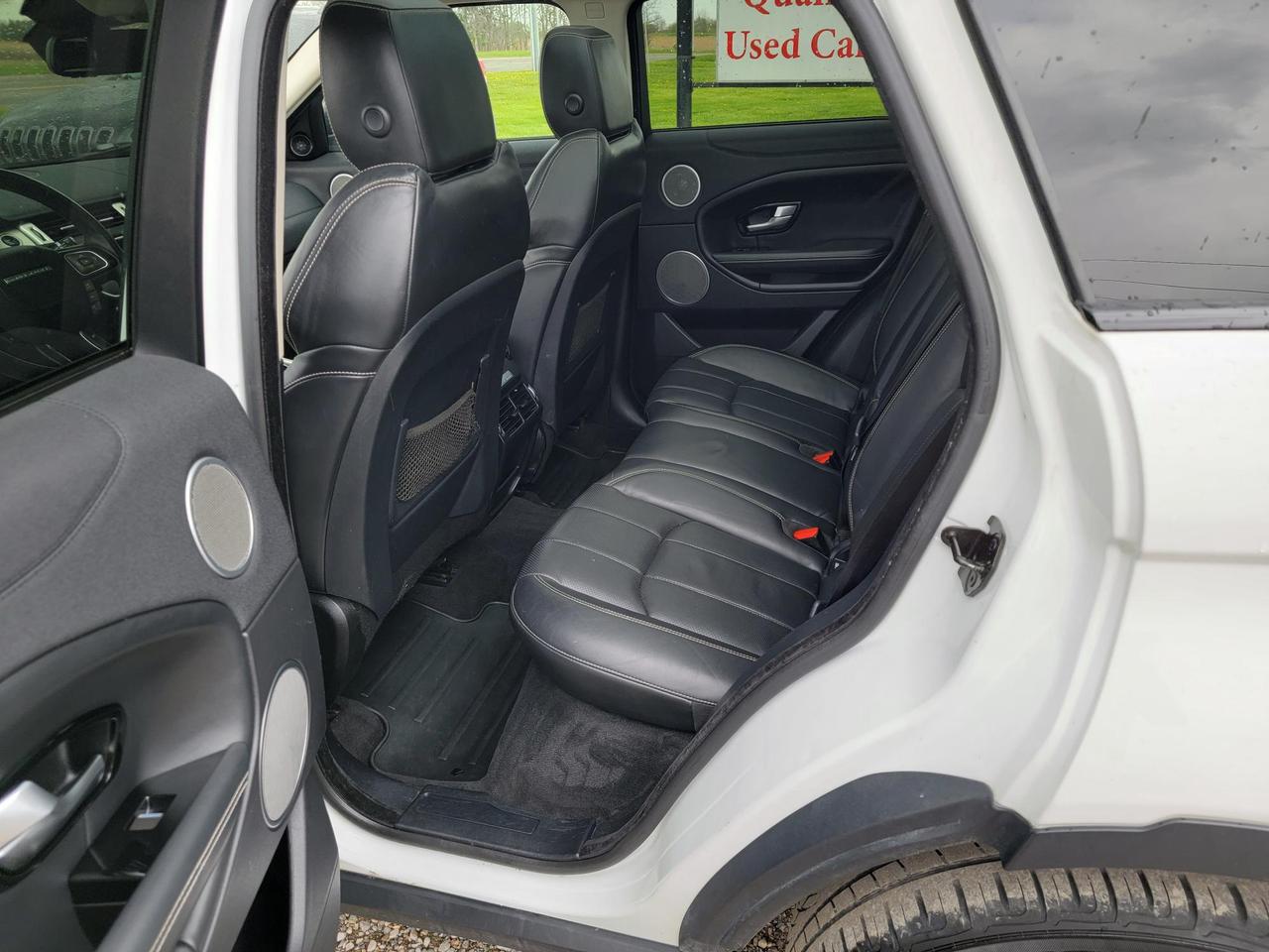 2017 Land Rover Range Rover Evoque 5dr HB HSE Photo