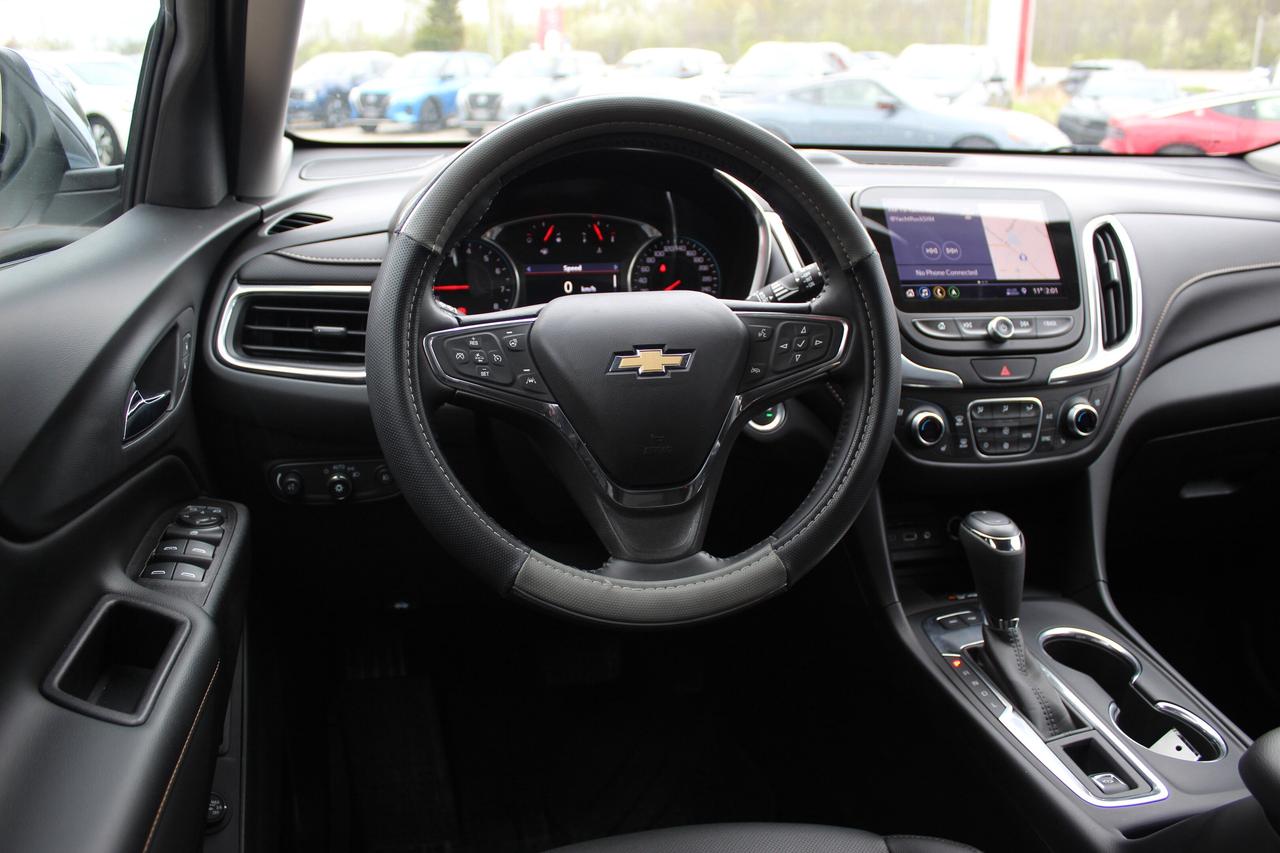 2020 Chevrolet Equinox WOW look at those kilo 16,000, 1-owner, AWD 4dr Pr Photo