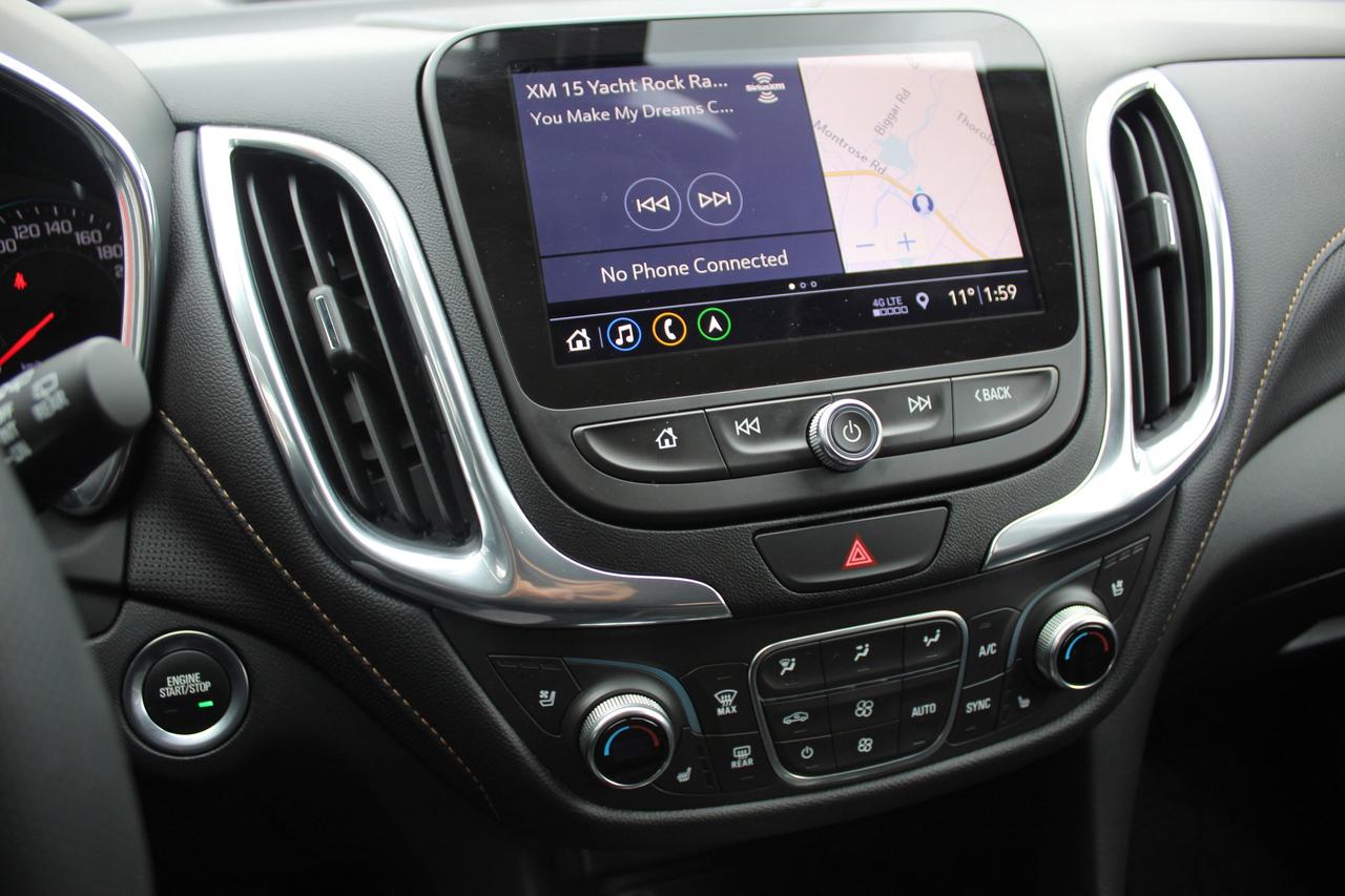 2020 Chevrolet Equinox WOW look at those kilo 16,000, 1-owner, AWD 4dr Pr Photo