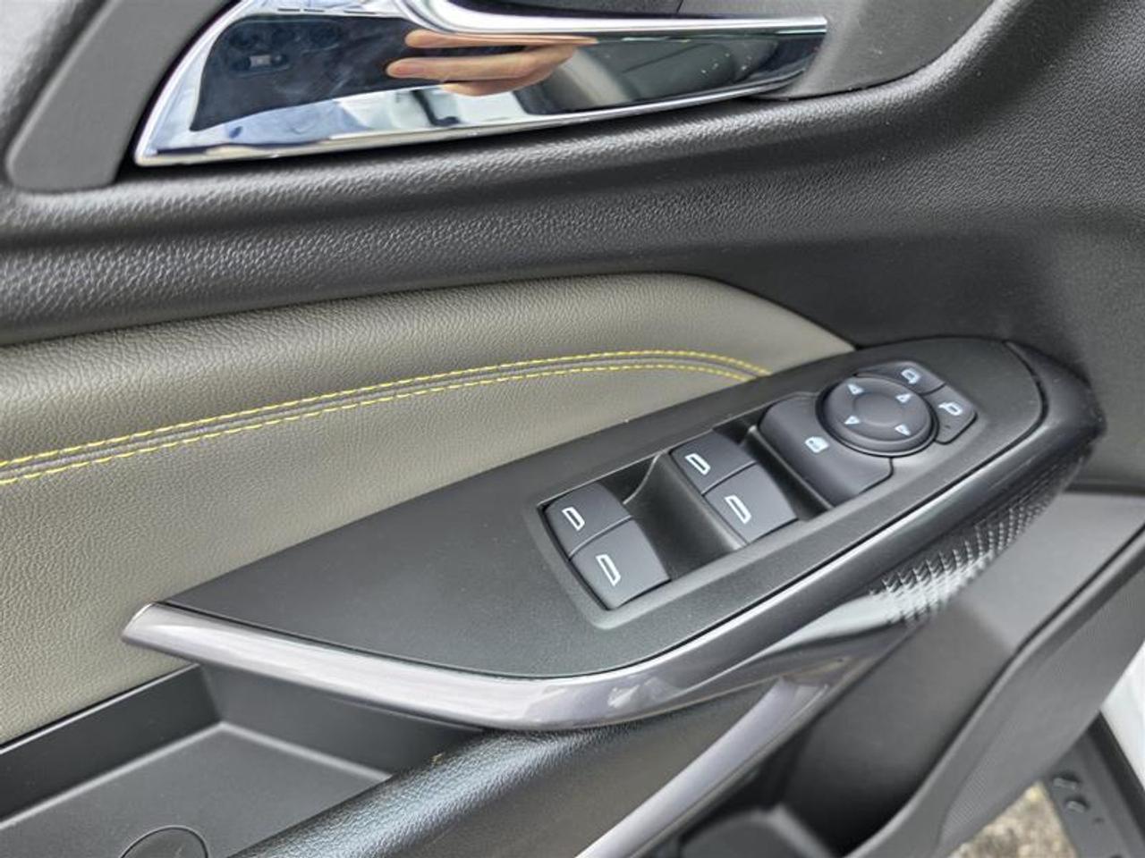 2025 Chevrolet Trax FWD 4dr ACTIV Photo