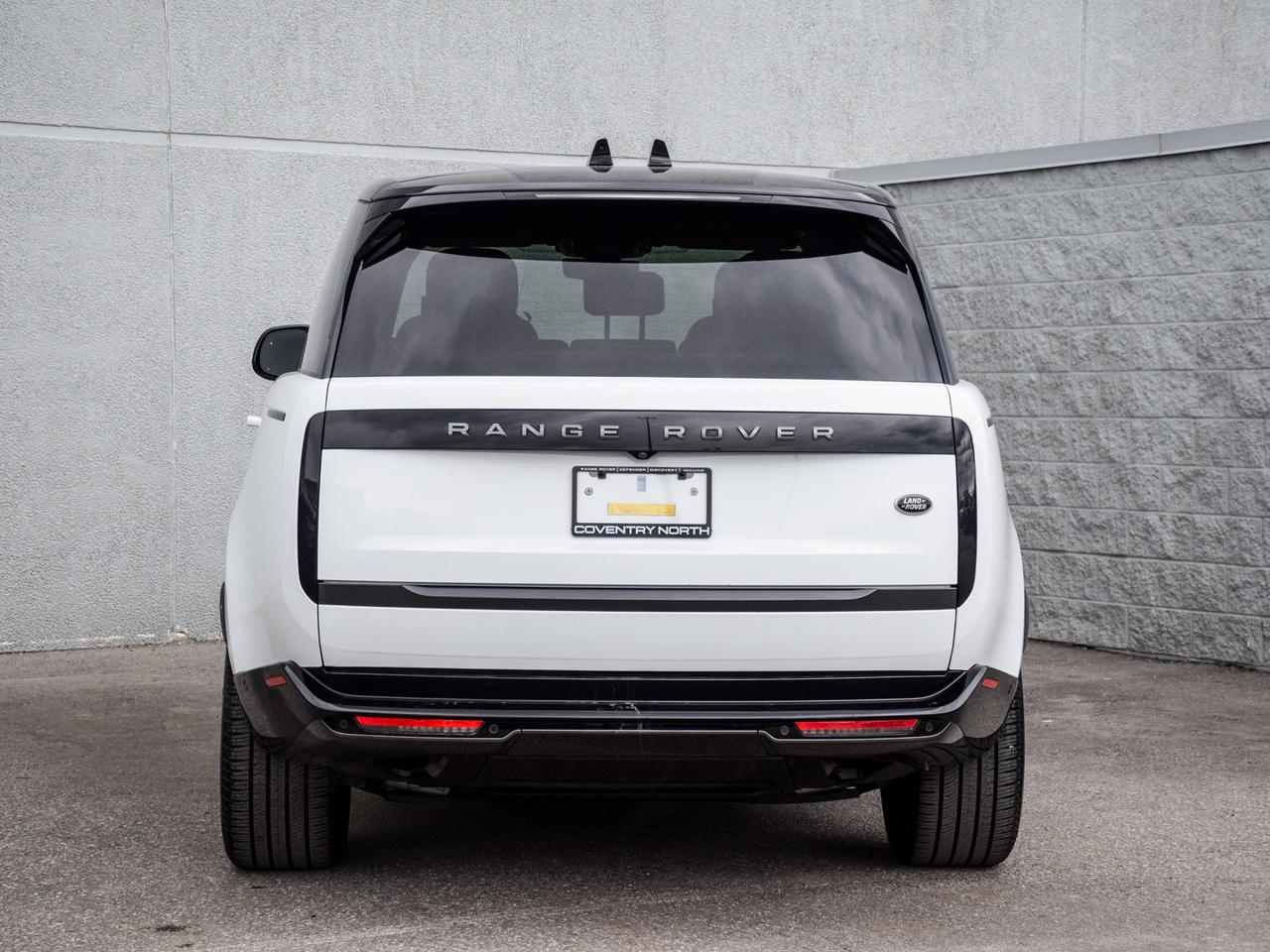 2023 Land Rover Range Rover P400 SE SWB Photo