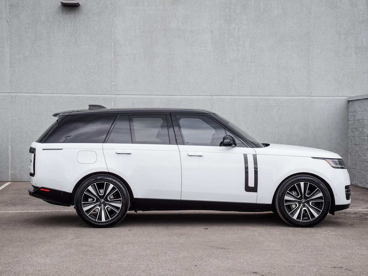 2023 Land Rover Range Rover P400 SE SWB Photo