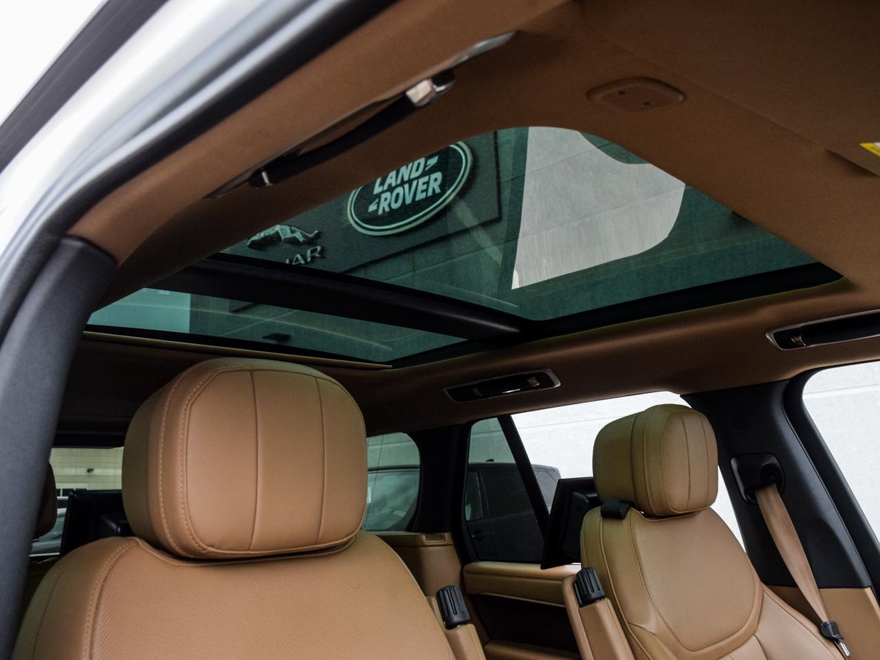 2023 Land Rover Range Rover P400 SE SWB Photo