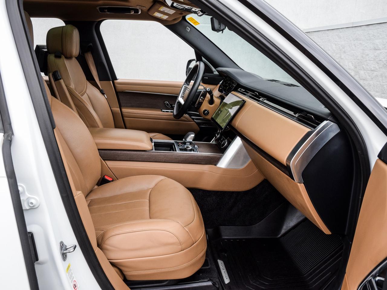 2023 Land Rover Range Rover P400 SE SWB Photo