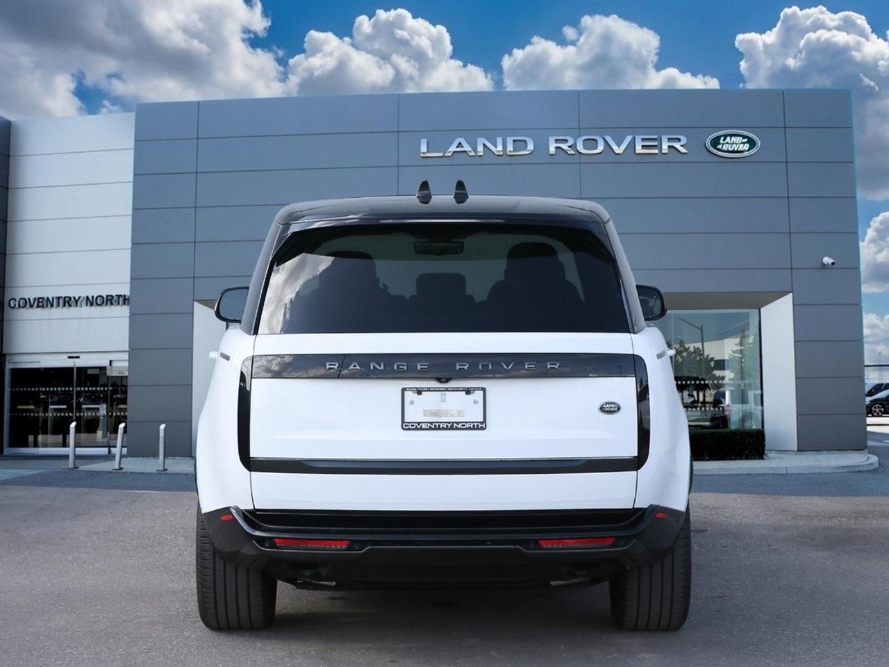 2023 Land Rover Range Rover SE 395 HP   AIR SUSPENSION   MERIDIAN? SOUND   PANORAMIC ROOF   THE BENCHMARK OF LUXURY SUVS Photo3