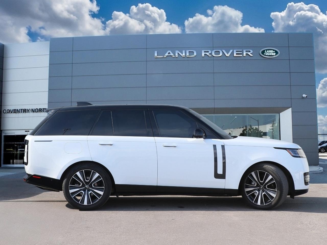 2023 Land Rover Range Rover SE 395 HP   AIR SUSPENSION   MERIDIAN? SOUND   PANORAMIC ROOF   THE BENCHMARK OF LUXURY SUVS Photo
