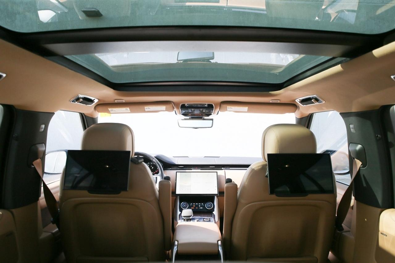 2023 Land Rover Range Rover SE 395 HP   AIR SUSPENSION   MERIDIAN? SOUND   PANORAMIC ROOF   THE BENCHMARK OF LUXURY SUVS Photo