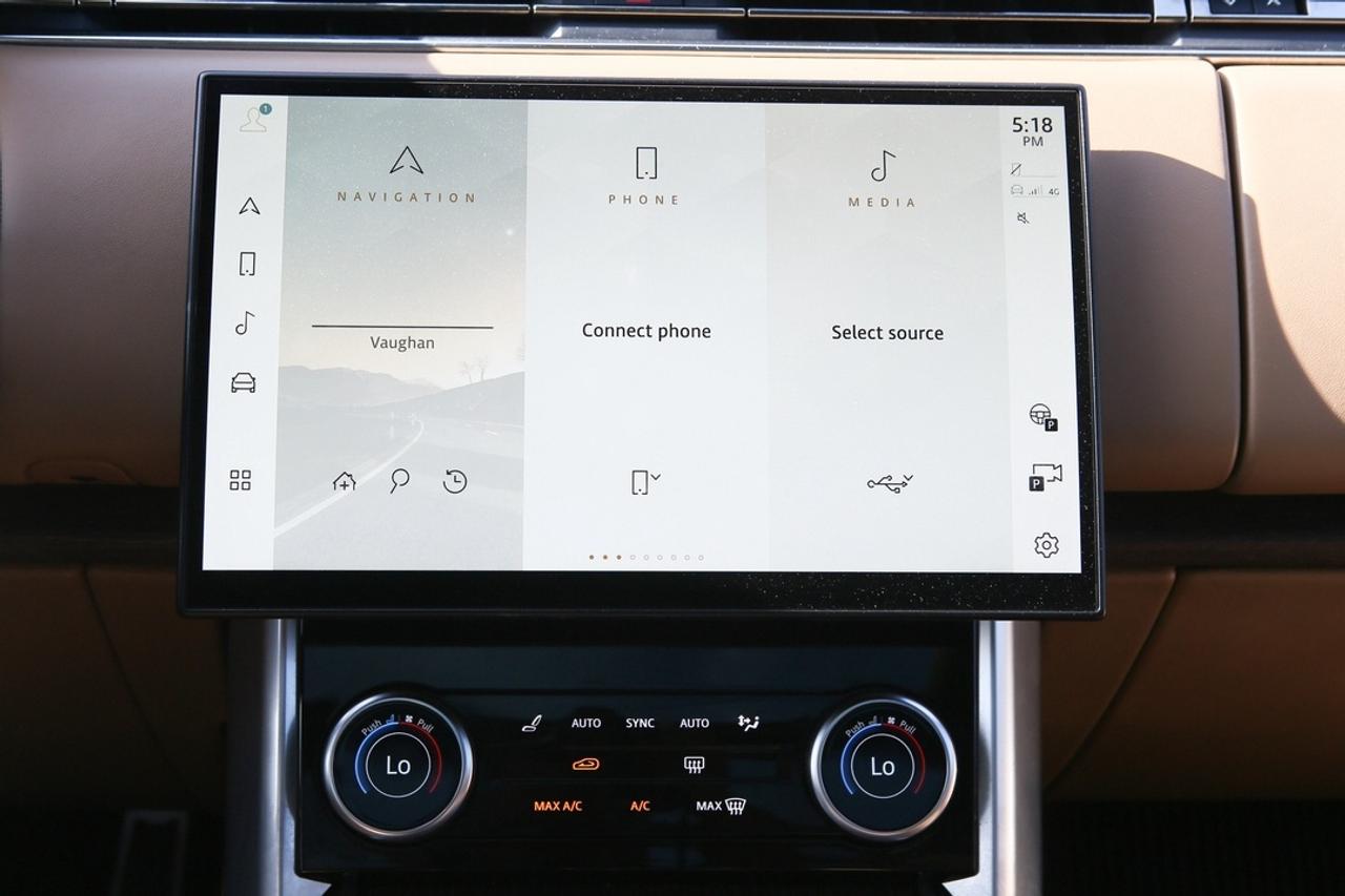 2023 Land Rover Range Rover SE 395 HP   AIR SUSPENSION   MERIDIAN? SOUND   PANORAMIC ROOF   THE BENCHMARK OF LUXURY SUVS Photo