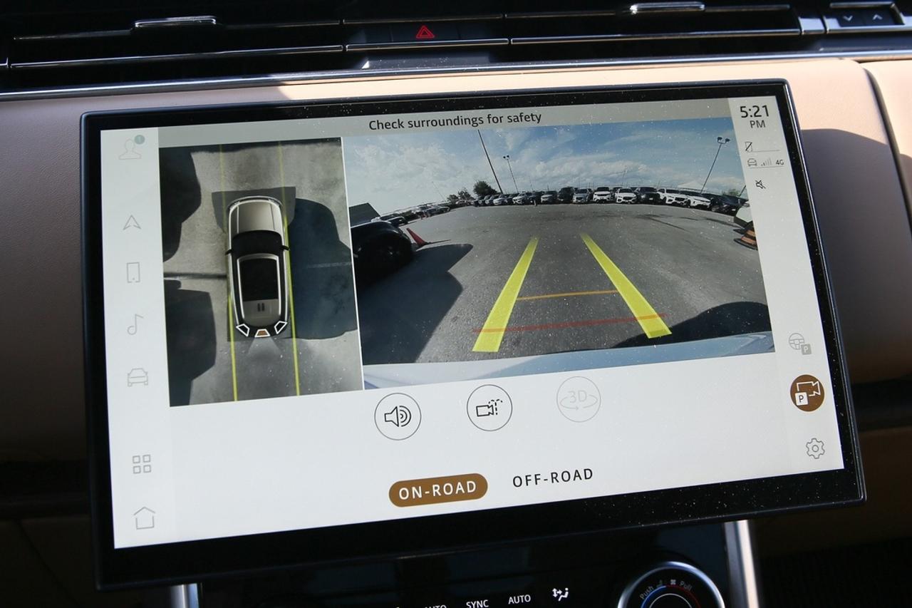 2023 Land Rover Range Rover SE 395 HP   AIR SUSPENSION   MERIDIAN? SOUND   PANORAMIC ROOF   THE BENCHMARK OF LUXURY SUVS Photo